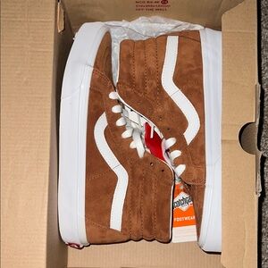 Vans Tan Suede SK8-Hi Sneakers